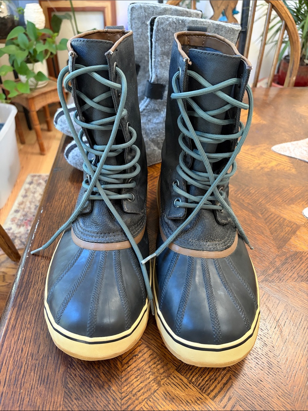 Sorel SIZE 13 Men’s Waterproof Lace-Up Duck Boots Black Green laces